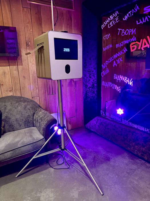 WOW-атракціони фотобокс фотобудка фотокабина