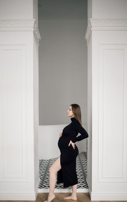 Продам платье с разрезом на левой ноге