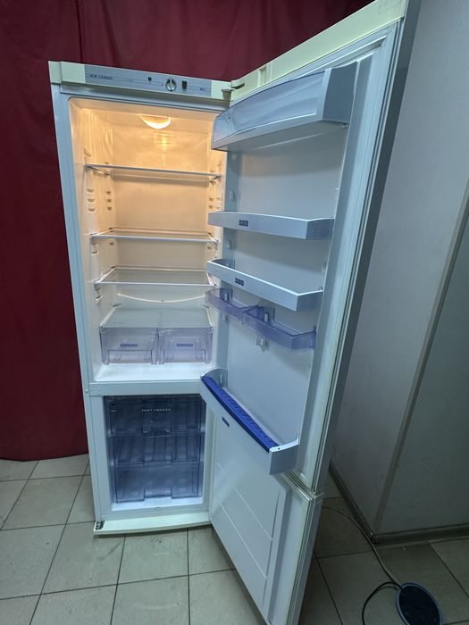 Холодильник Snaige 190/60/60