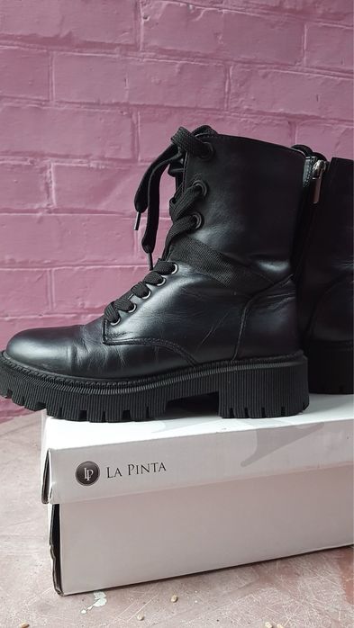 Кожаные ботинки чорного цвета