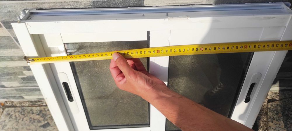 Janela com Aro 60Cm * 50 CM , PVC branco, Vidro opaco