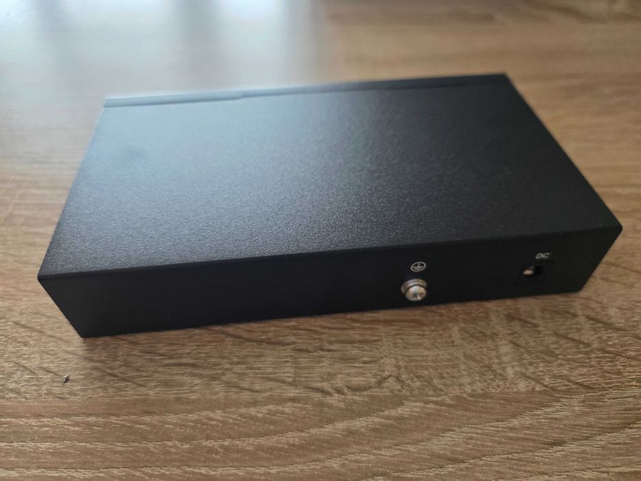 Switch sieciowy Linovision Remote Cloud PoE Switch 8 portów do Kamer