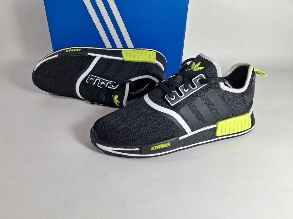 Кросівки Adidas Nmd_R1 Black Boost (р. 44) Оригинал летние мужские беговые кроссовки буст