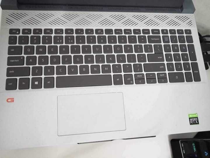 sprzedam w okazyjnej cenie laptopa dell