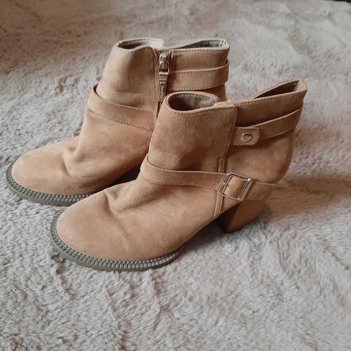 Botas bege Bershka