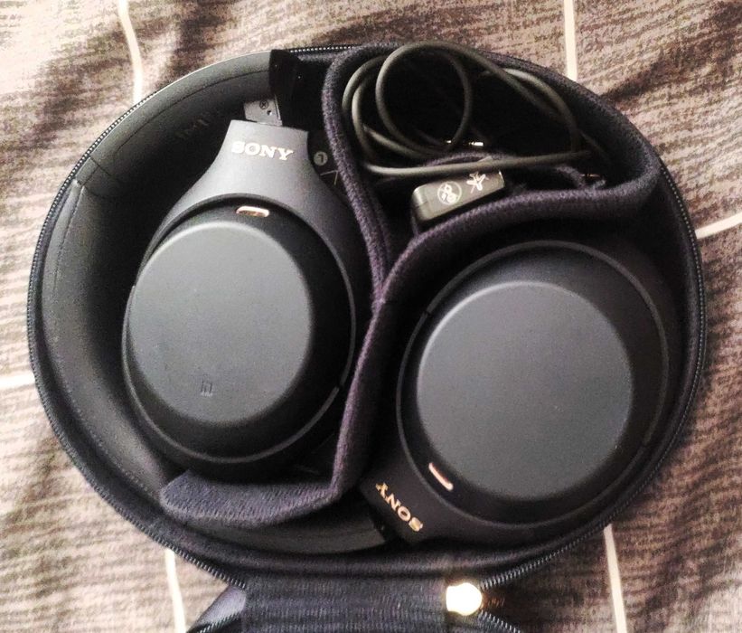 Headphones Sony WH-1000XM4
