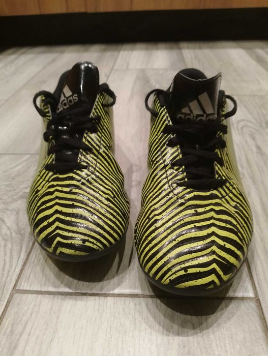 Buty piłkarskie korki