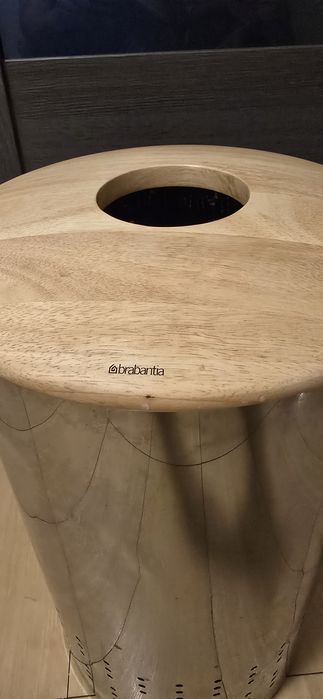 Kosz na pranie marki brabandia ze stali nierdzewnej
