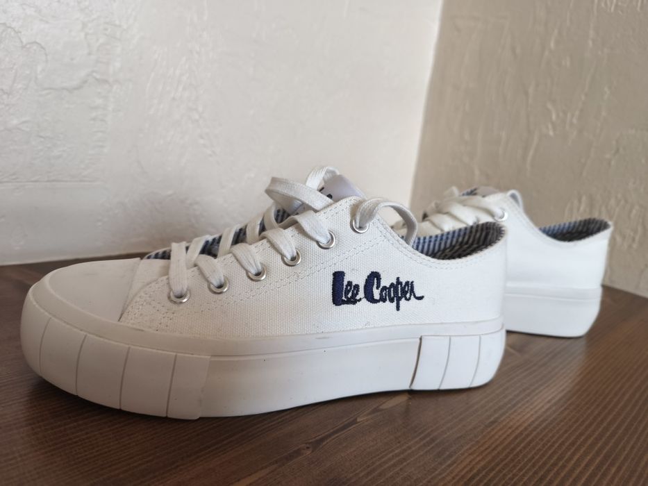 Класні кеди Lee Cooper