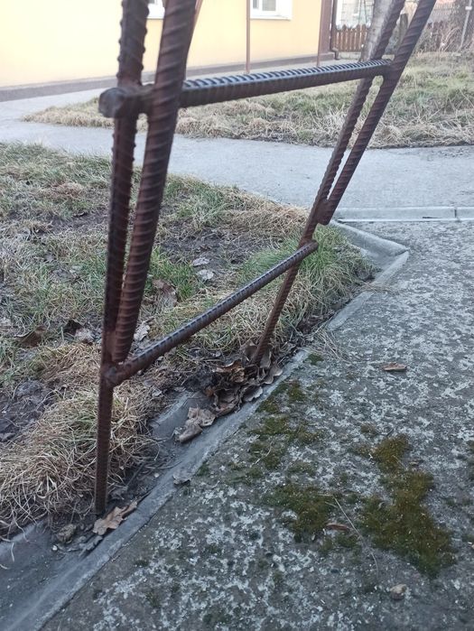 Драбина з арматури