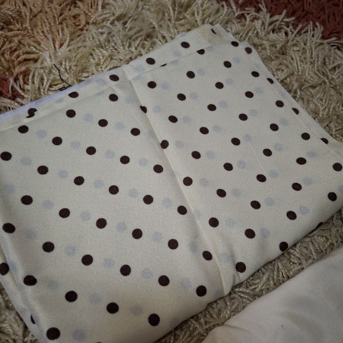 Відрізки тканини нові різні