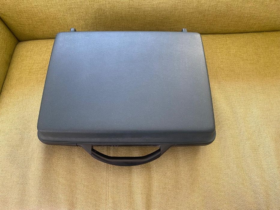 Pasta Samsonite Estilo 007 - Elegância e Segurança em Cinza