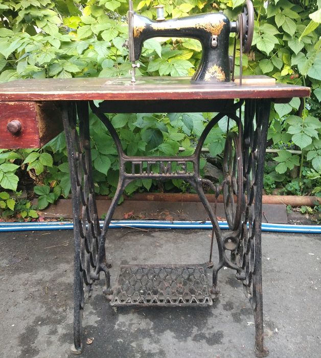 Винтажная Ножная швейная машинка