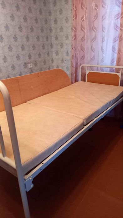 Ліжко медичне для лежачих хворих