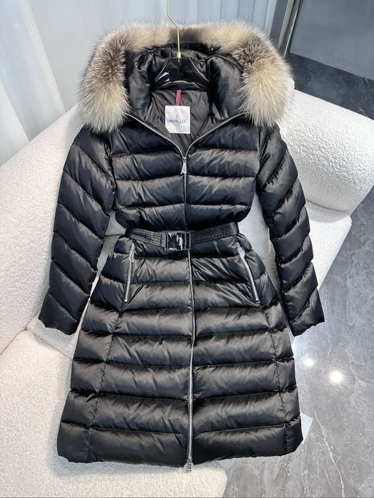 Moncler leersie новая коллекция. пышнейший мех лисы М.