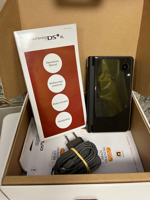 Nintendo DS XL - kompletnej pudełkiem