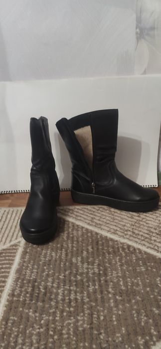 Чоботи жіночі шкіряні