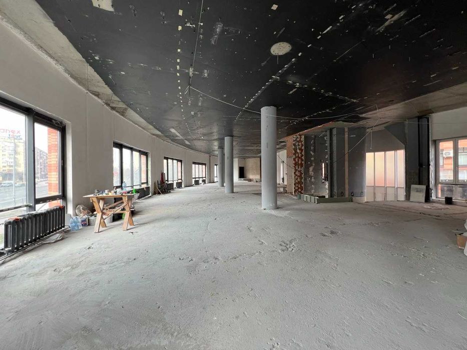 Бул.Лесі Українки.БЦ.Половина поверху 300м.навроти FENIX.Печерск.Без-%