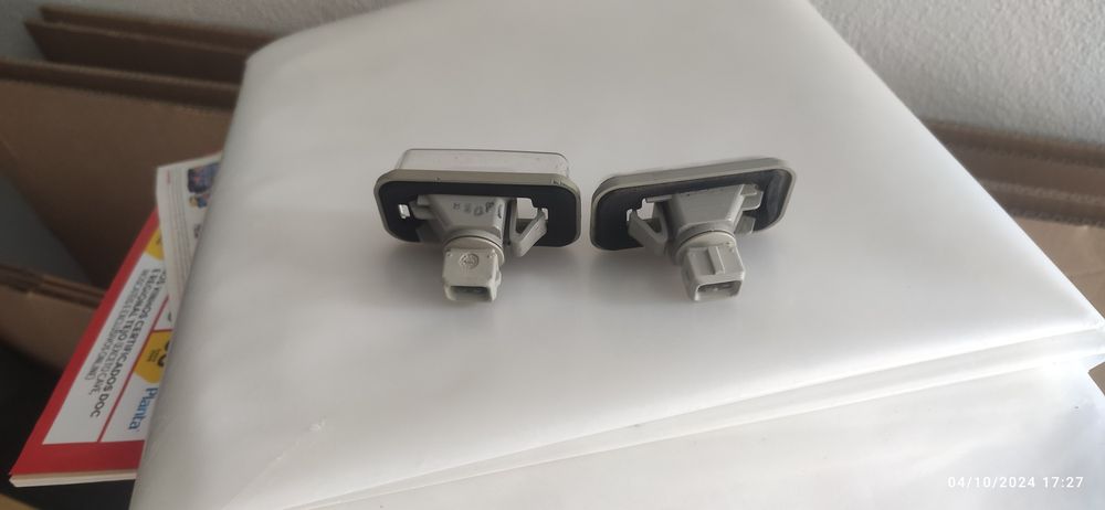 Luzes matricula Toyota Corolla E12
