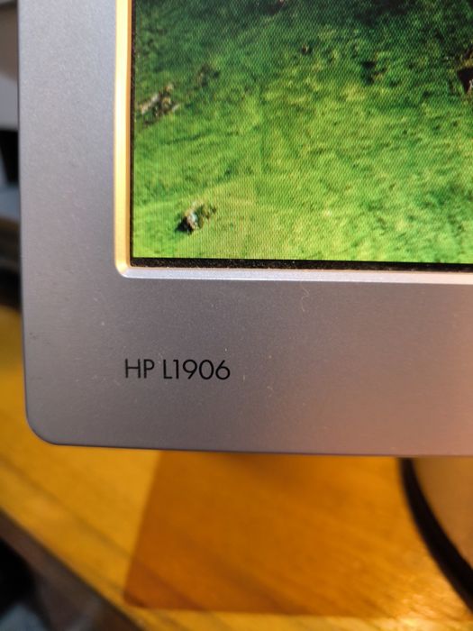Monitor HP a funcionar bem