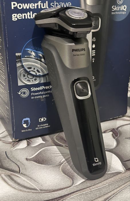 Електро бритва Philips s5587