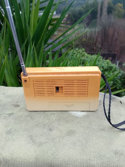 Radio portátil, bom estado