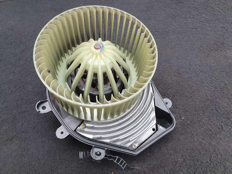 AUDI A4 B5 VW PASSAT B5 WENTYLATOR DMUCHAWA NAWIEWU 8D1820021 ORYGINAŁ Z REZYSTOREM OPORNIKIEM POSIADAM 3SZT