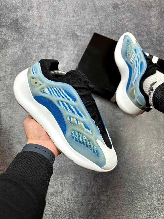 Унисекс кроссовки Adidas Yeezy Boost 700 V3 кросівки адидас изи 700 в3