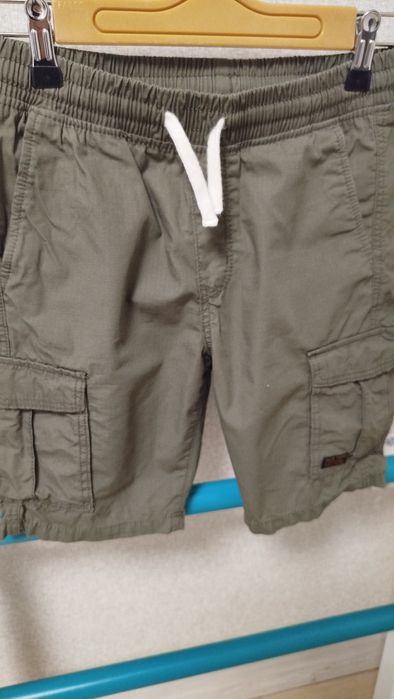 Шорти H&M 134р. хакі