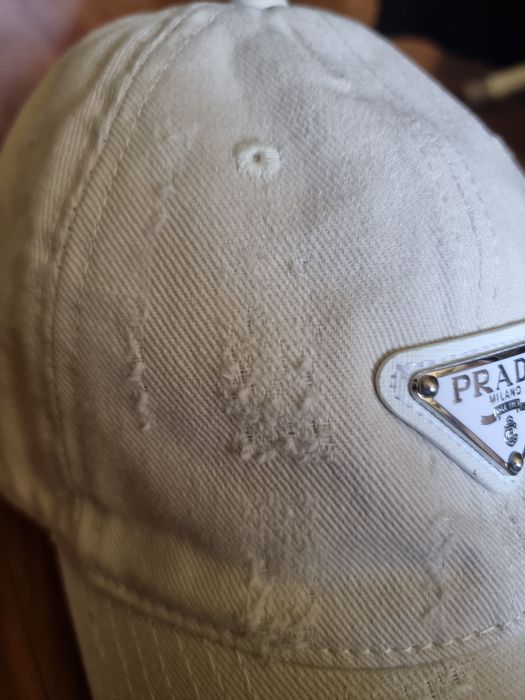 Кепка/бейсболка Prada