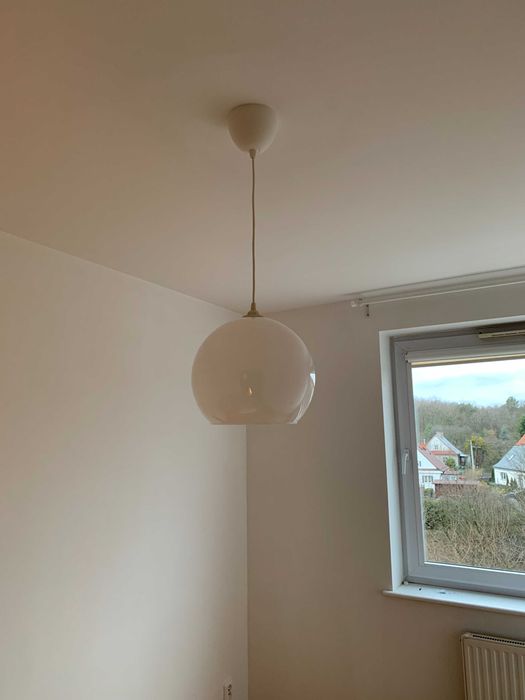 Lampa okrągła, biała, bardzo efektowna, ikea