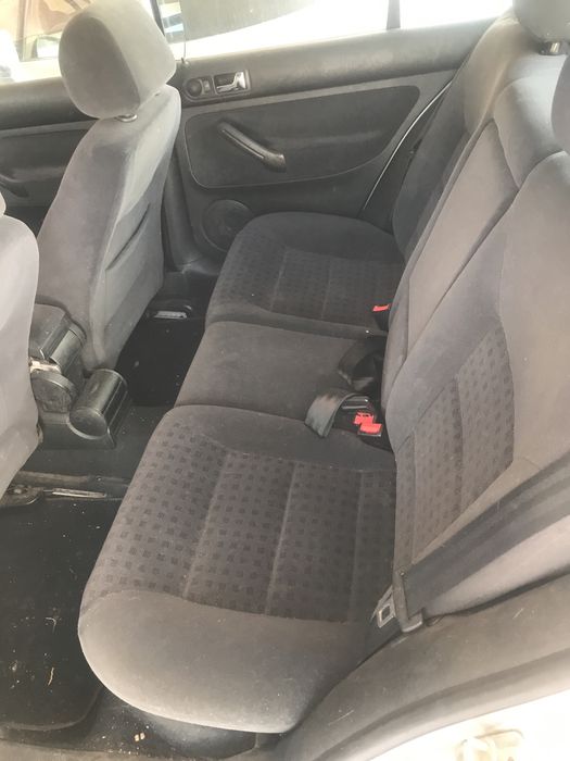 VW Golf IV a GPL/Gasolina