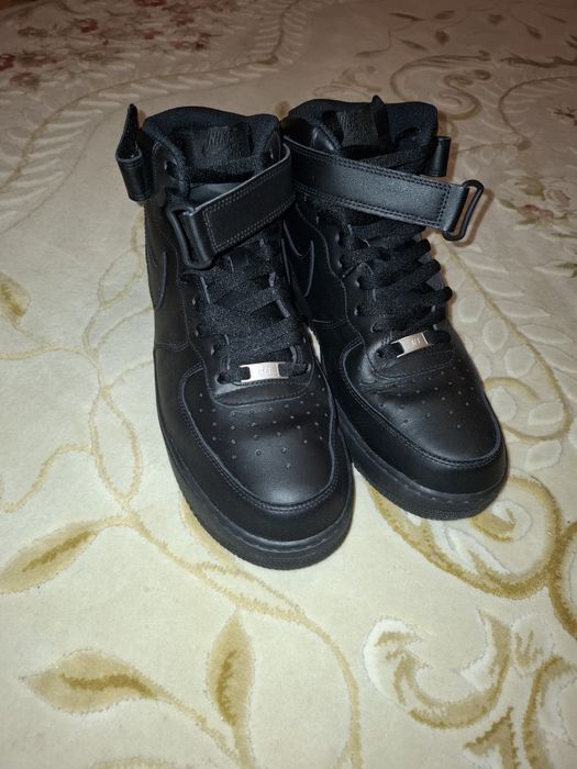 Nike air force mid
