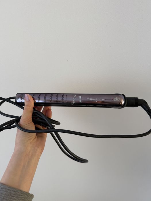 випрямляч для волосся Rowenta Liss & Curl SF4412.