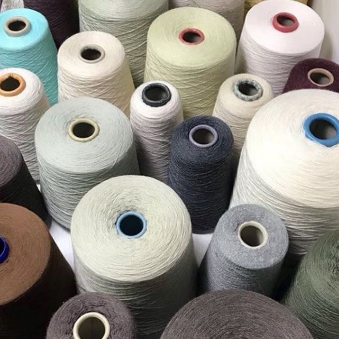 РОЗПРОДАЖ! Італійська бобінна пряжа, Буретний шовк 100% меринос, сток