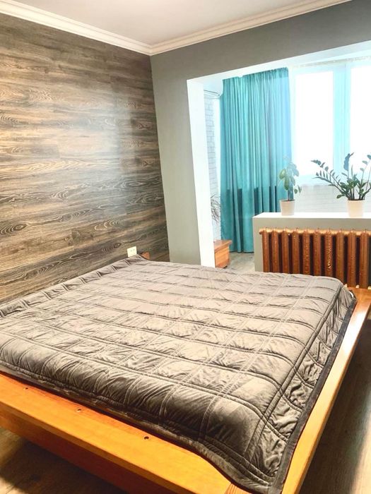 3 кімнатна з ремонтом та меблями р-н Відродження