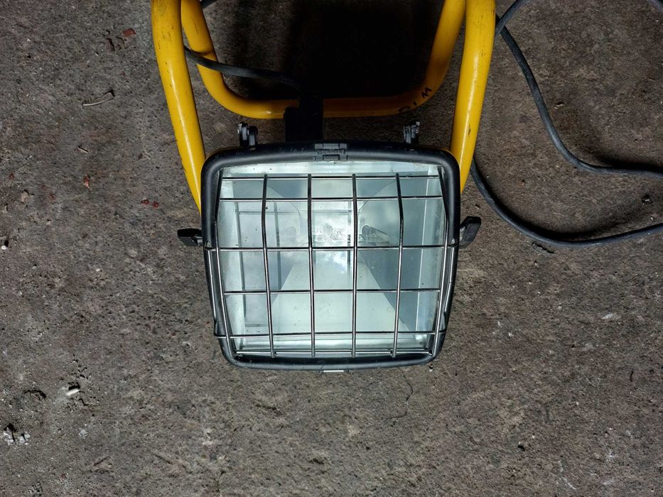 Sprzedam Halogen Roboczy Budowlany Bardzo mocny 500 Vat