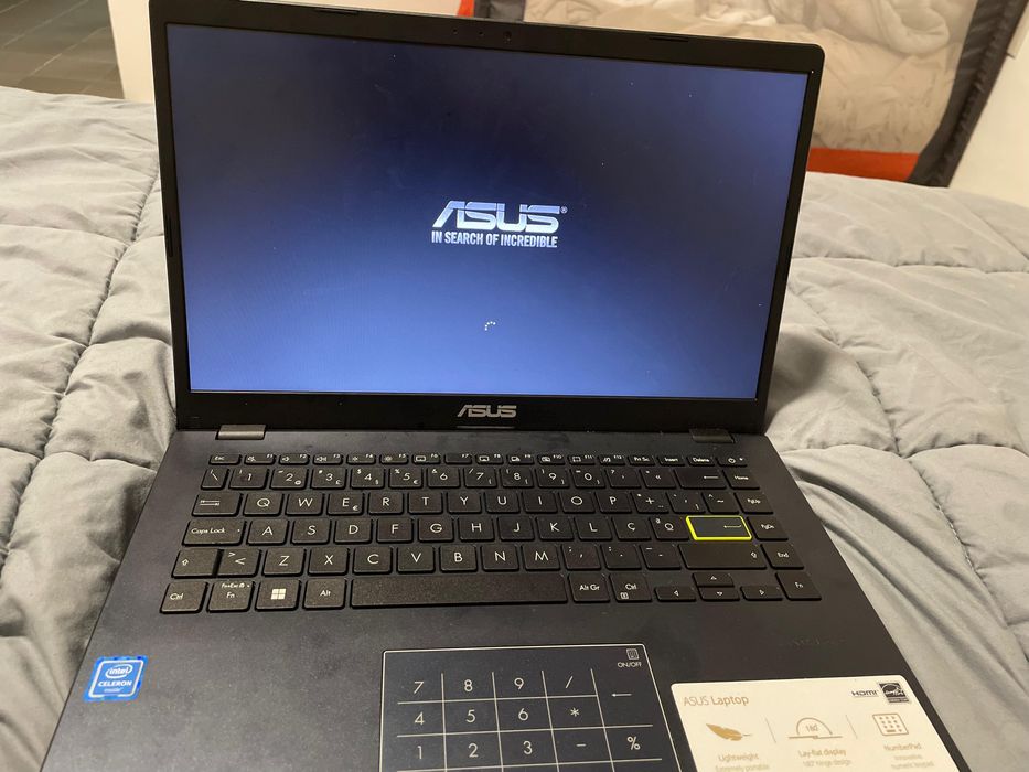 Laptop459132810204303361