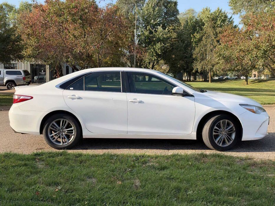 Toyota Camry      2016