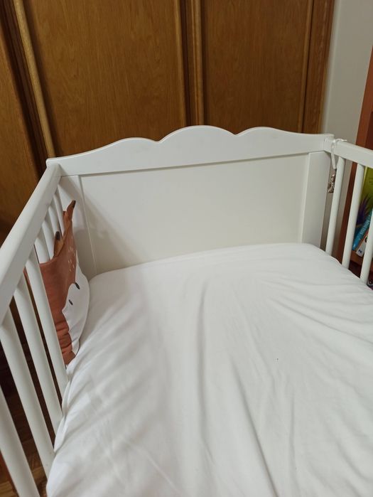 Berço IKEA branco + colchão + proteções