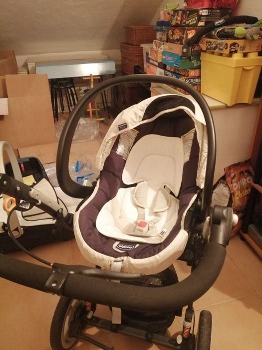 Carrinho da Chicco trio S3 black