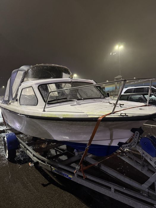 Kadlub  lodzi motorowej Selco 18