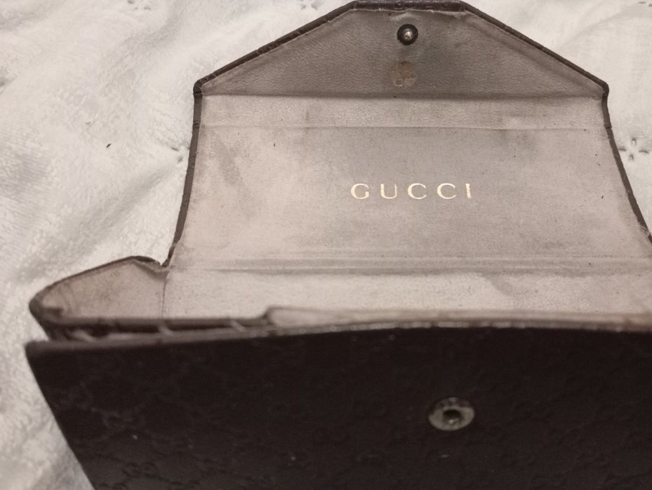 Caixa de óculos Gucci