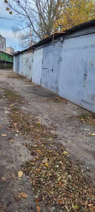 Продам гаражний бокс в  кооператив Виноградар