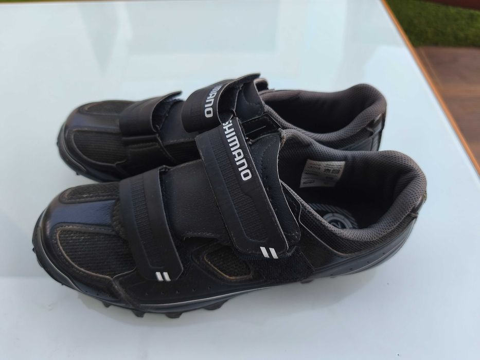 Calçado para ciclismo com cleats
