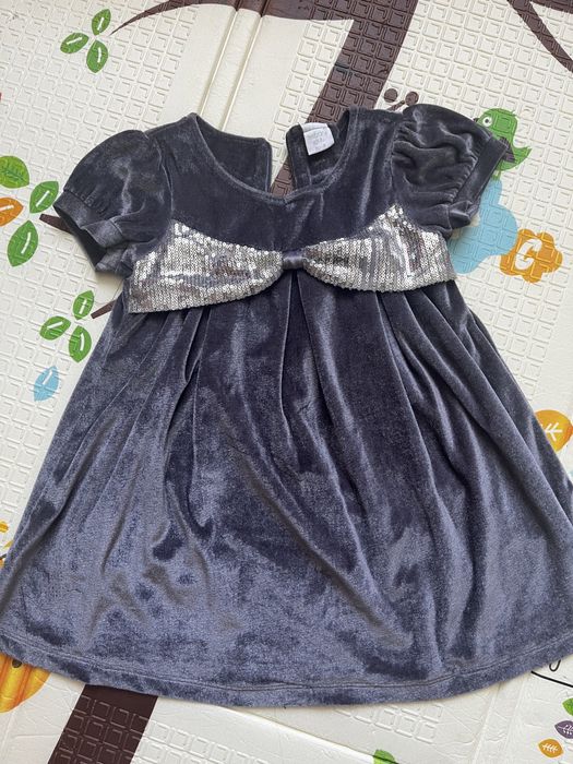 Сукня велюрова сіра срібляста 98р