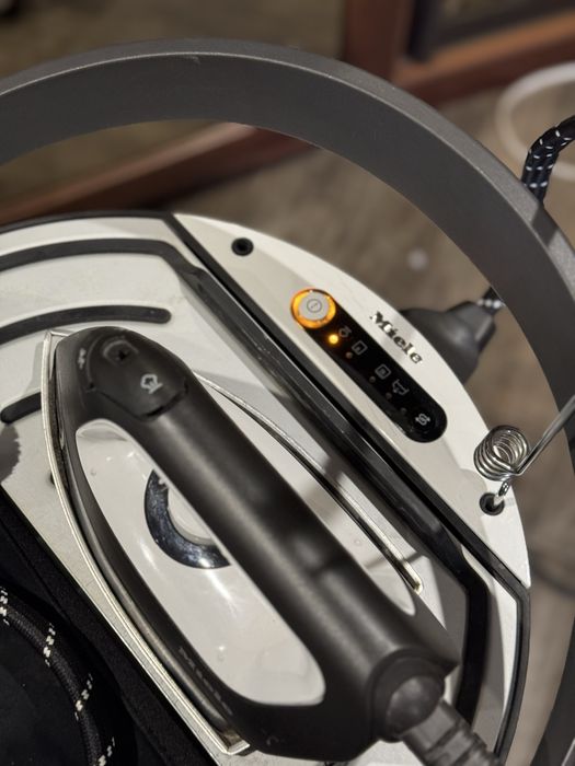 Гладильна система Miele B 2847 — повний комплект, преміумякість