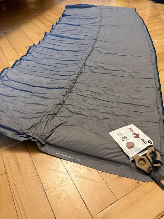 Mata samopompująca QUECHUA Basic 65 cm 190cm (1-osobowa) – NOWA!