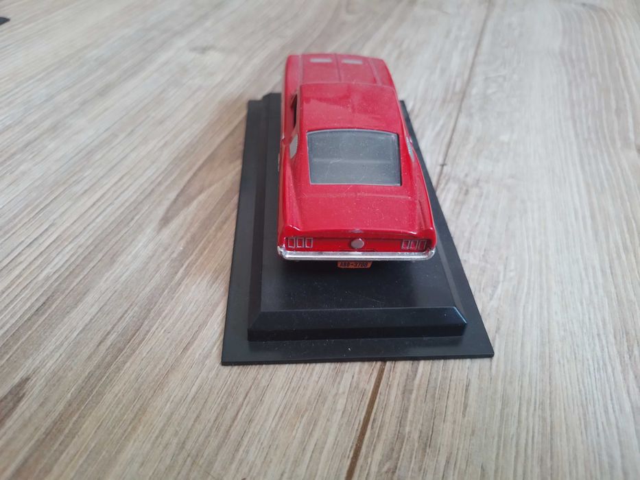 Ford Mustang, skala 1:43