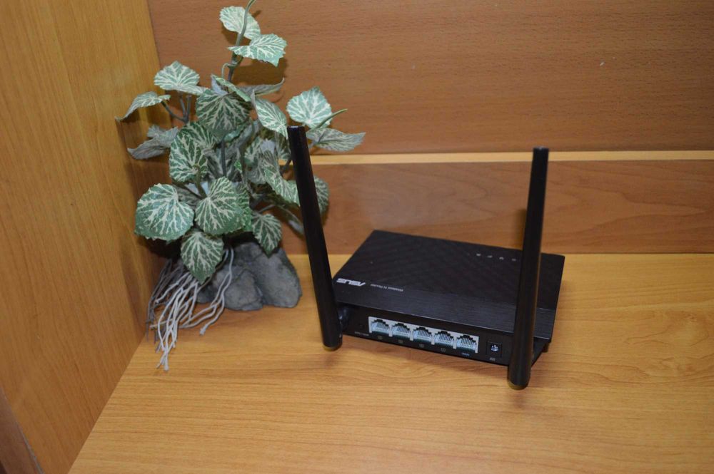 Wi-Fi Роутер ASUS RT-N12E (Живиться від павербанка 5V без тригерів!)